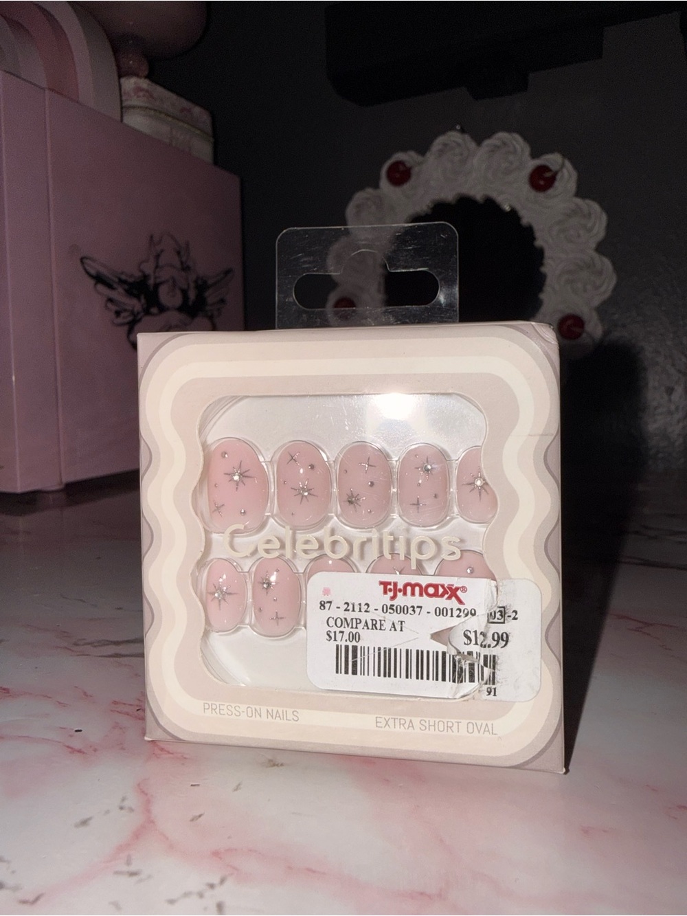 Celebritips Press-On Nails with Sparkle Star Accents - Light Pink - Picture 2 of 6